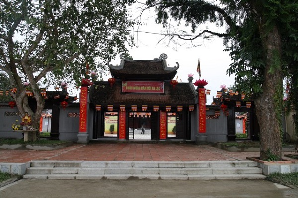 &nbsp;Khách du lịch nào đến Cù Lao Chàm cũng ghé thăm chùa Hải Tượng.